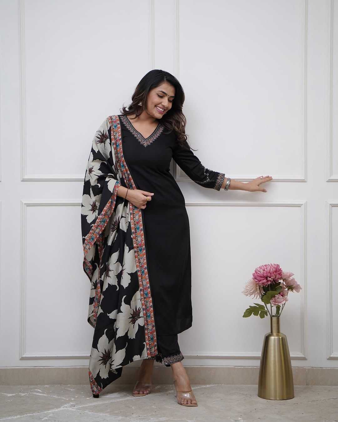 BLACK KURTIS