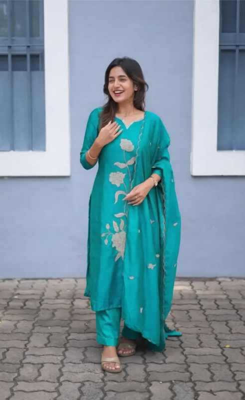 YNF Wholesale Cotton Cotton Kurtis KESH209 VIHANA | Surat Manufacturer