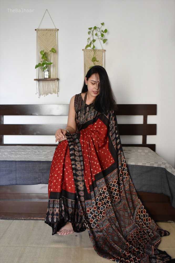 YNF Wholesale Muslin Printed Sarees  | Surat Manufacturer