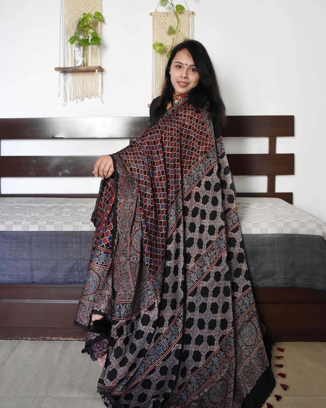 YNF Wholesale Muslin Silk Soft Silk Sarees | Surat Manufacturer