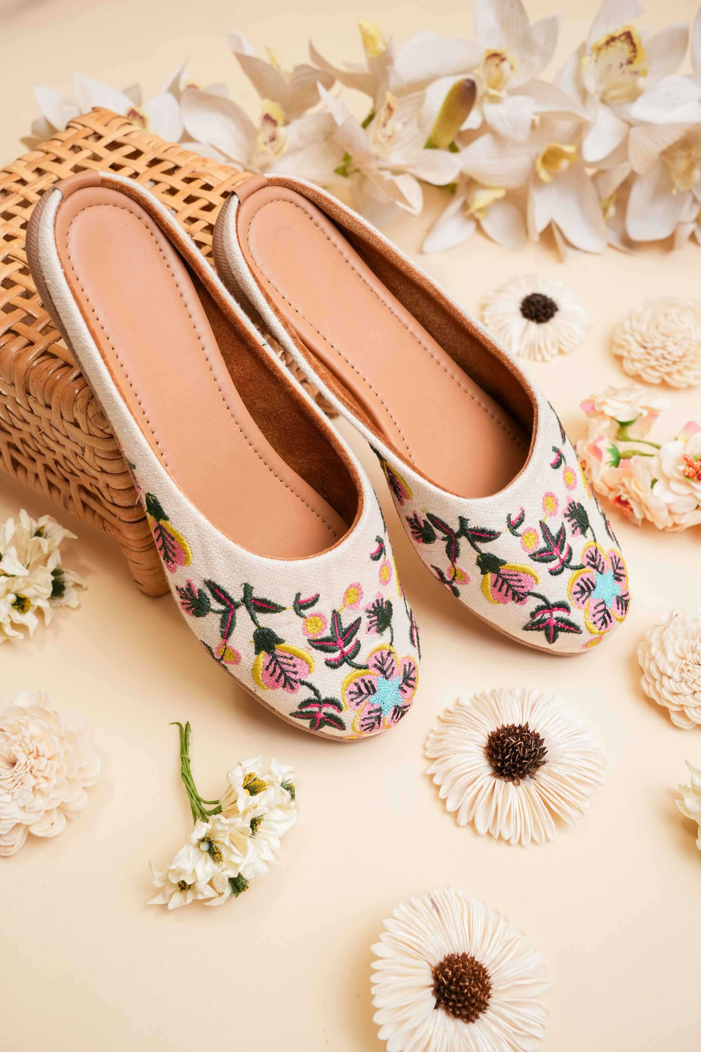YNF Wholesale Premium Roman Silk Designer Juttis KESH641 off white mojdi | Surat Manufacturer