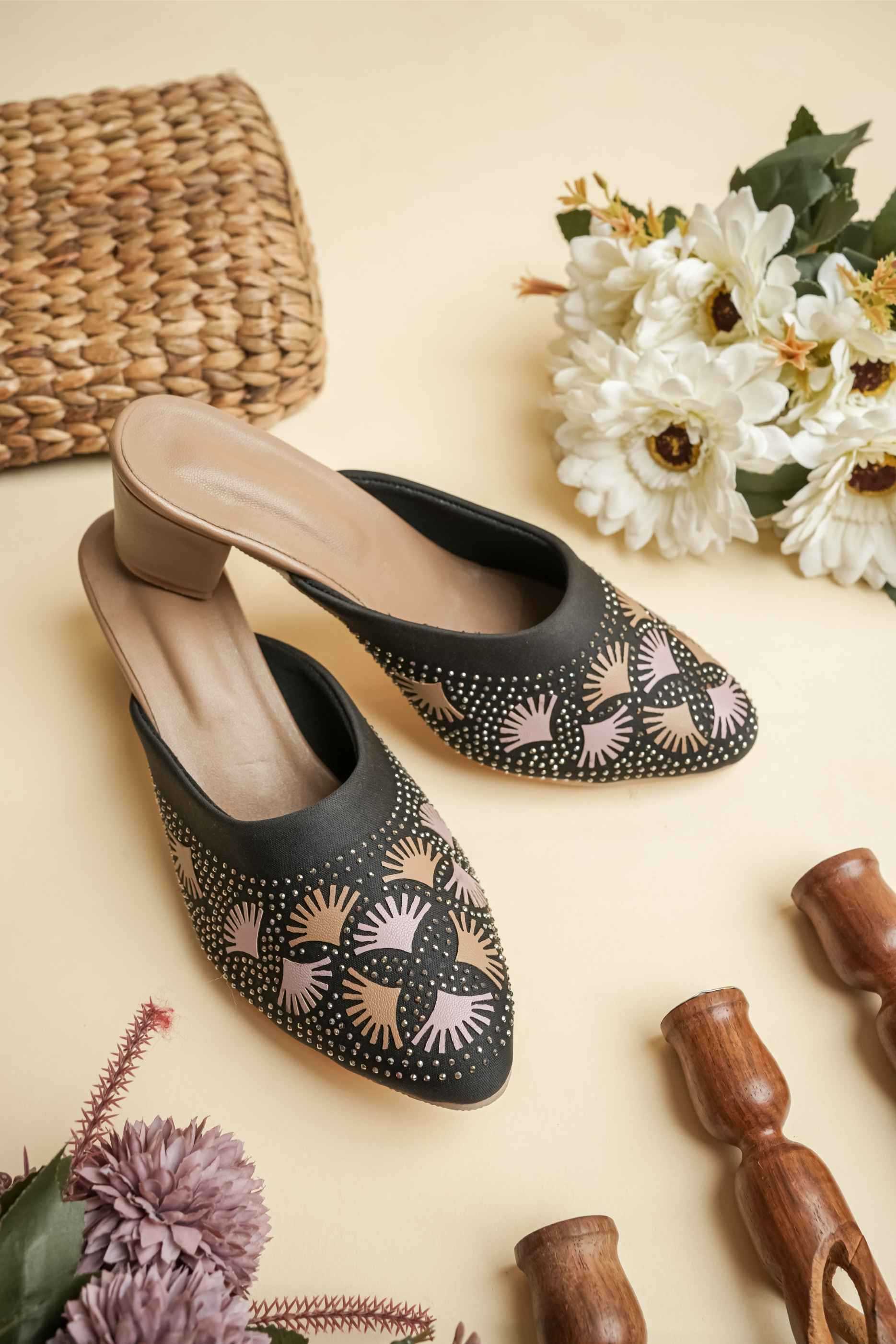 YNF Wholesale Premium Roman Silk Designer Juttis KESH641 round siroski heels | Surat Manufacturer
