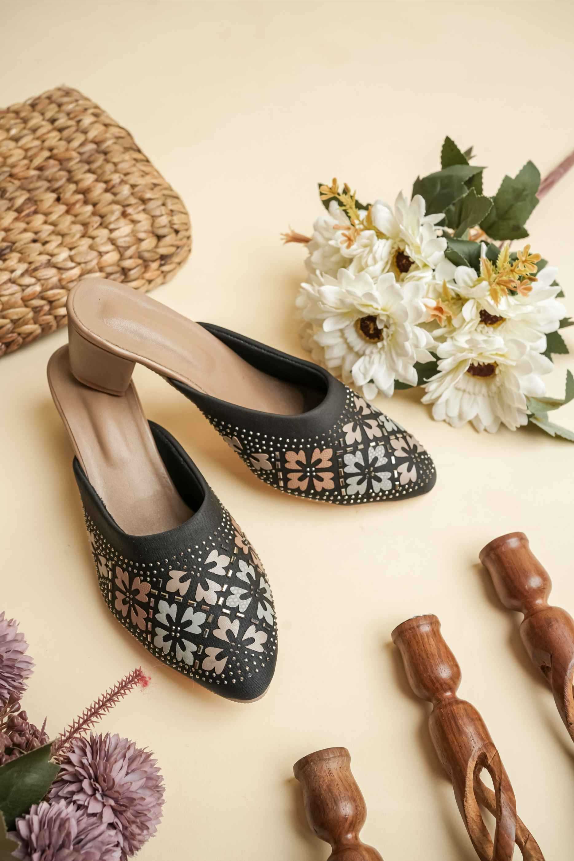 YNF Wholesale Premium Roman Silk Designer Juttis KESH641 square siroski heel | Surat Manufacturer