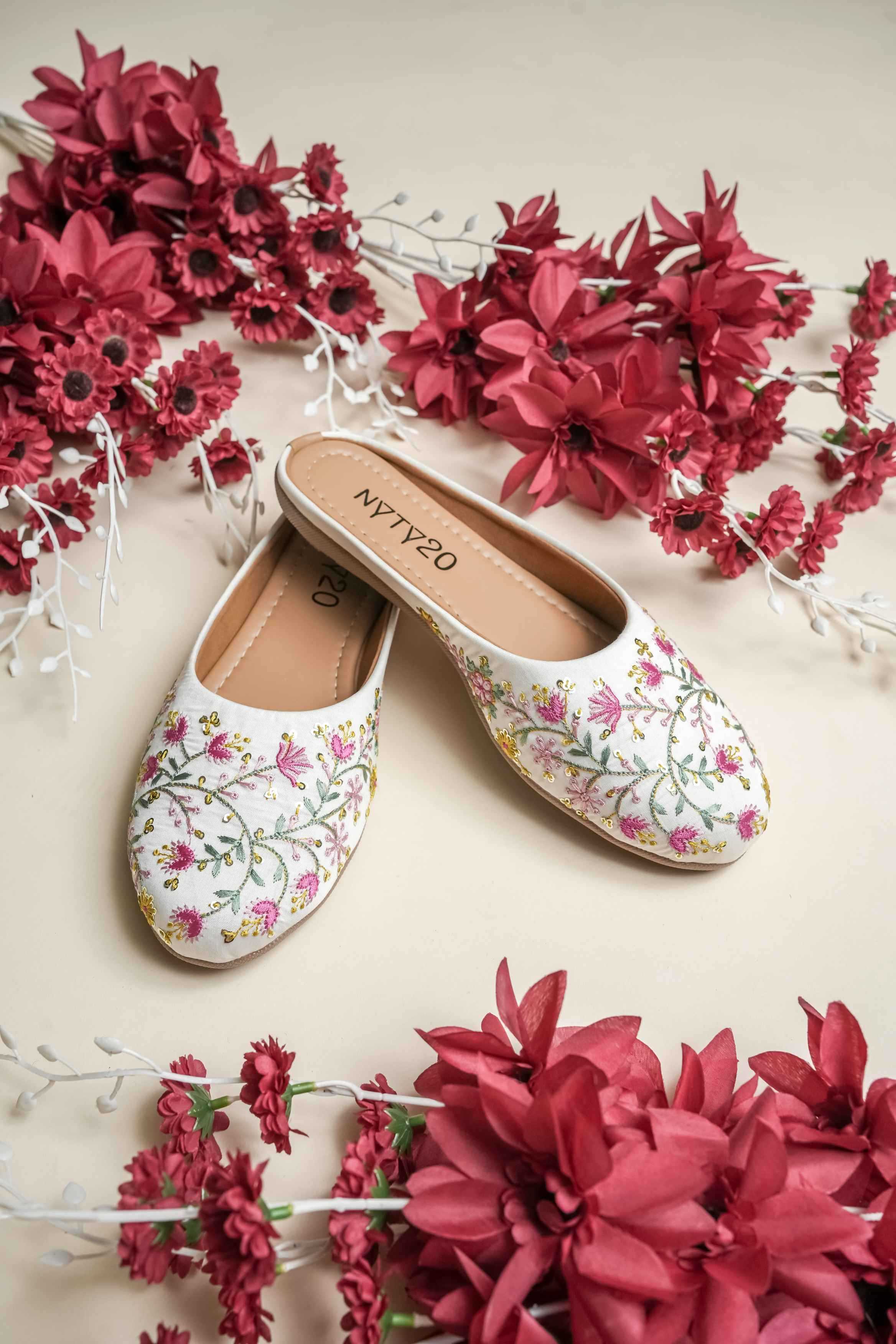 YNF Wholesale Premium Roman Silk Designer Juttis KESH641 White embroidery jutti | Surat Manufacturer