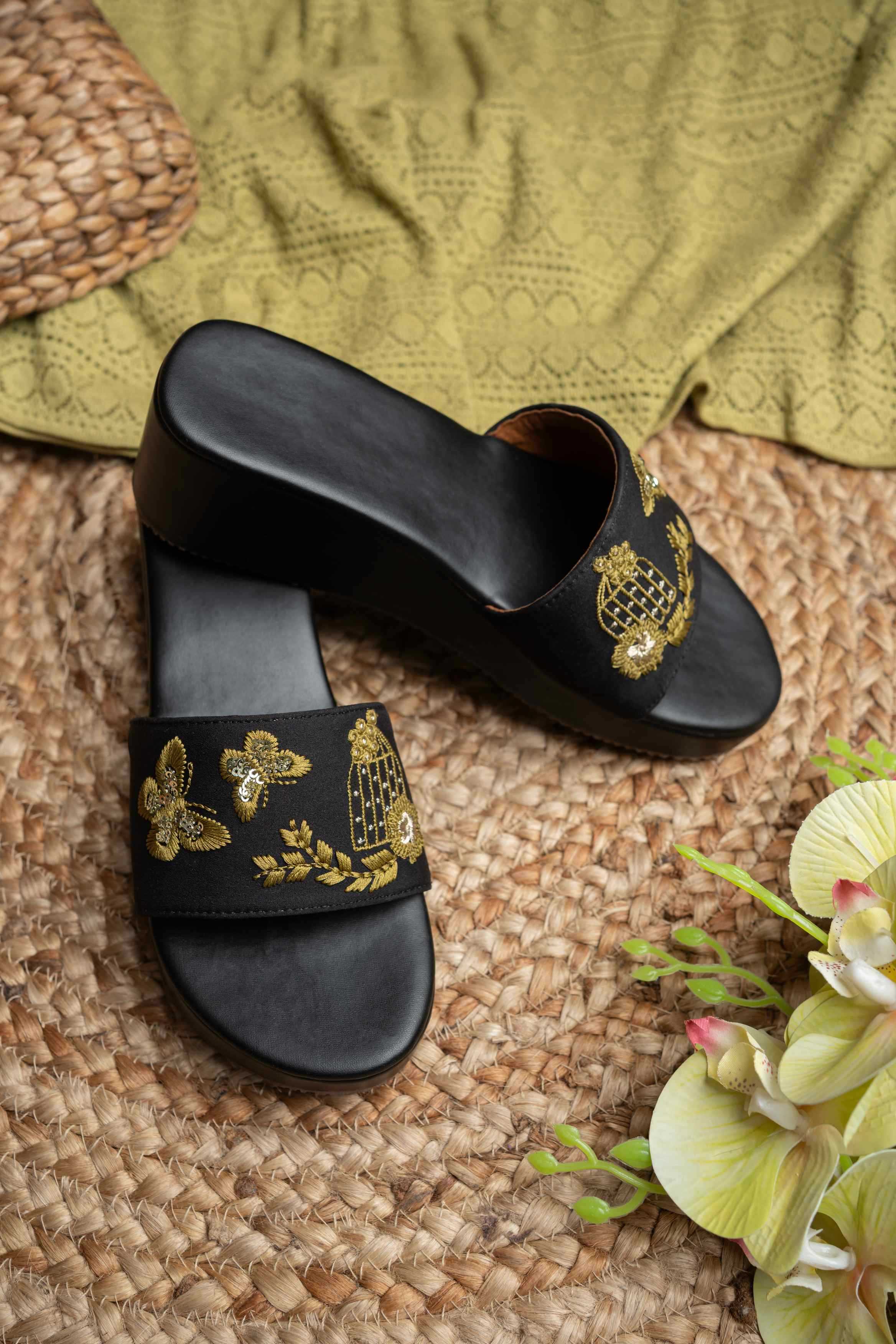 WOMEN ETHNIC FOOTWEAR