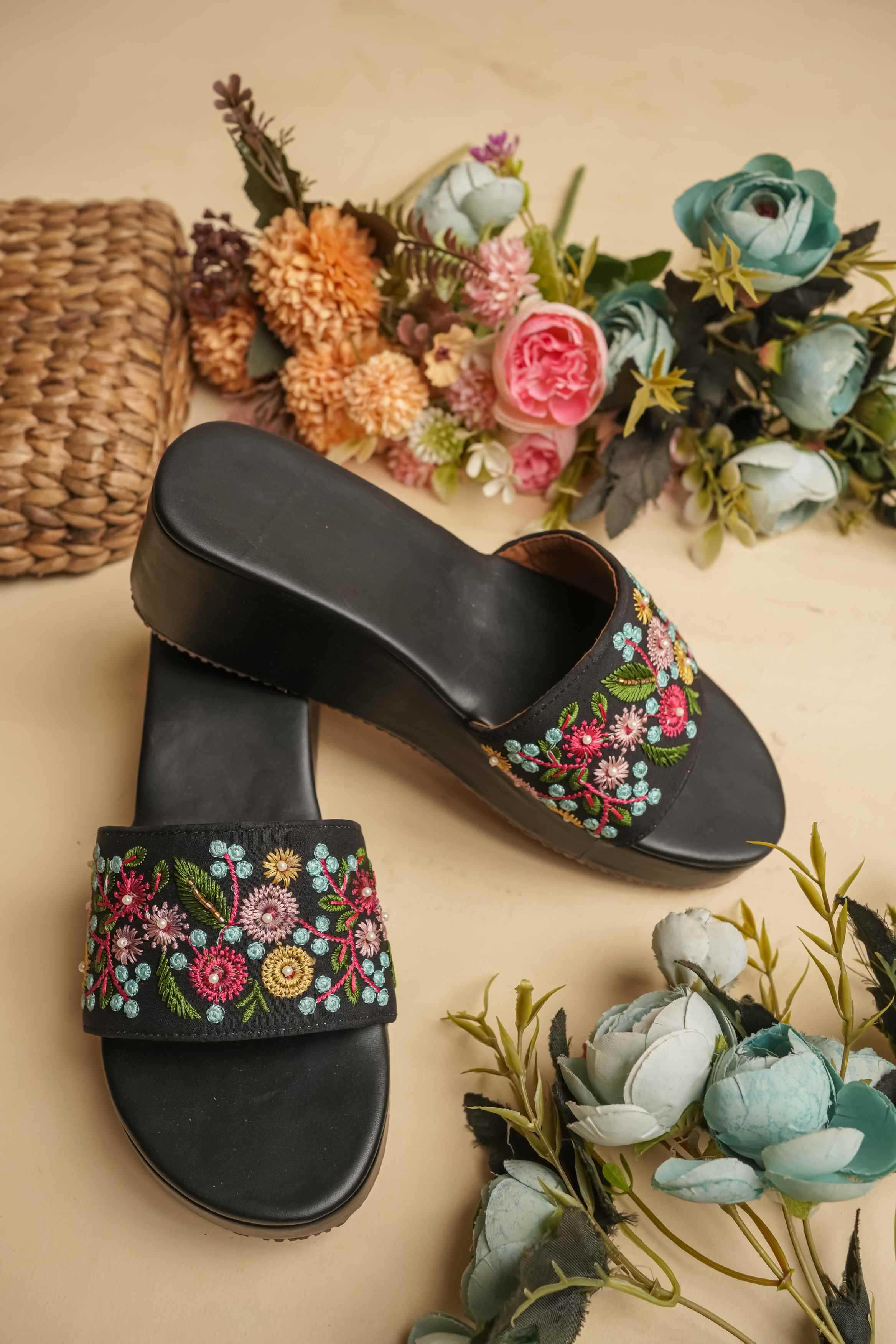 YNF Wholesale Heavy Roman Silk Casual Ethnic Footwear KESH641 YAMNA | Surat Manufacturer