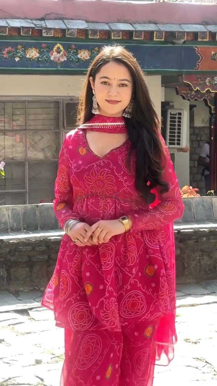 SUITS & DRESSES