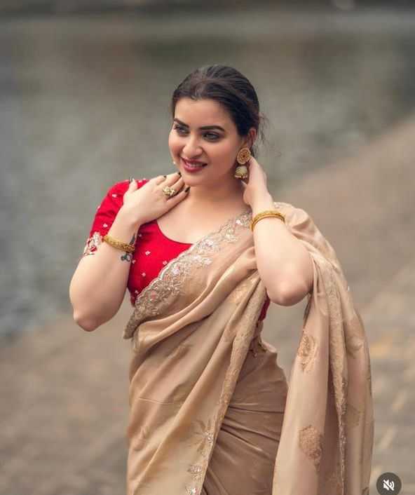 YNF Wholesale Crush Silk Traditional Silk Sarees  | Surat Manufacturer