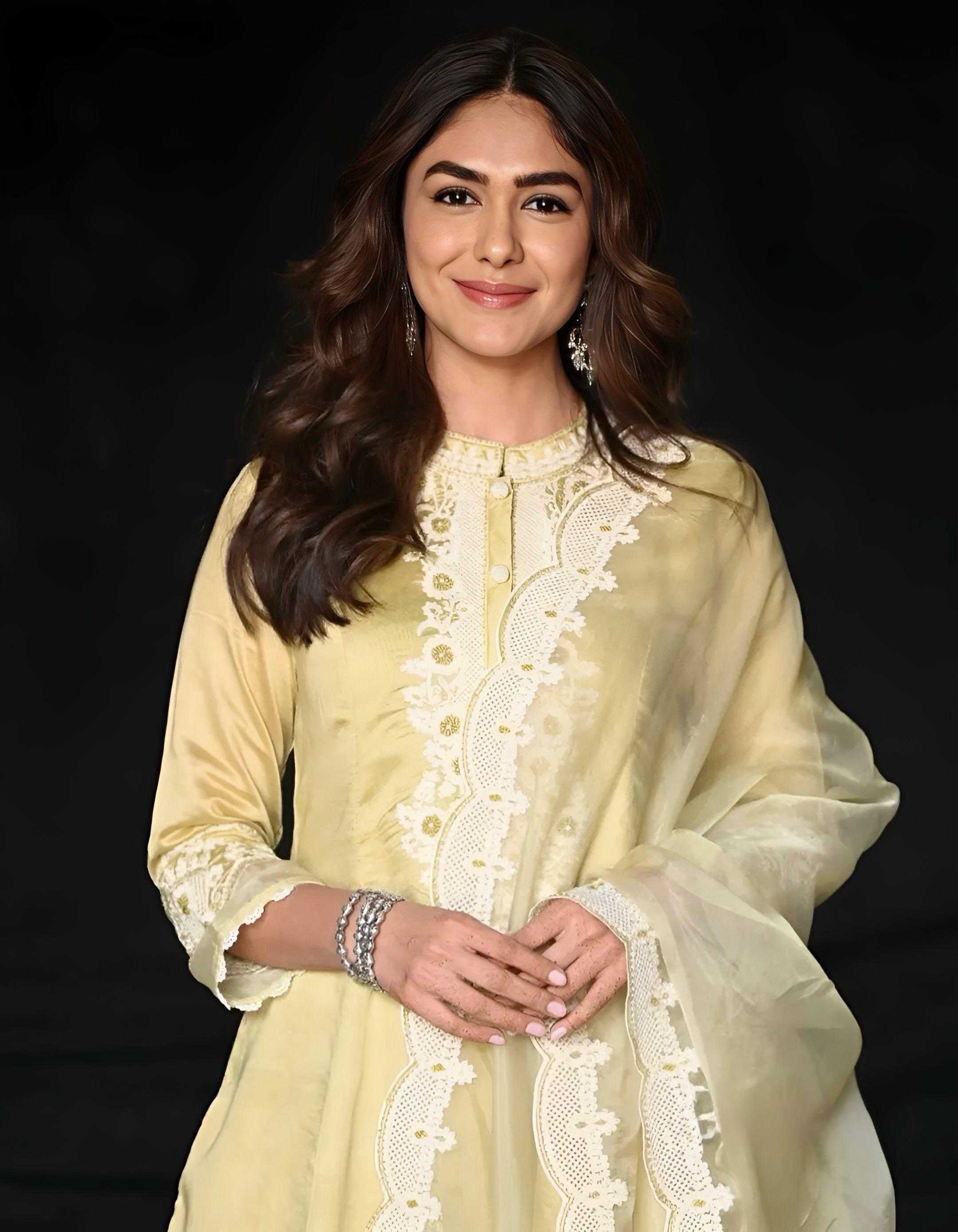 BOLLYWOOD COLLECTIONS
