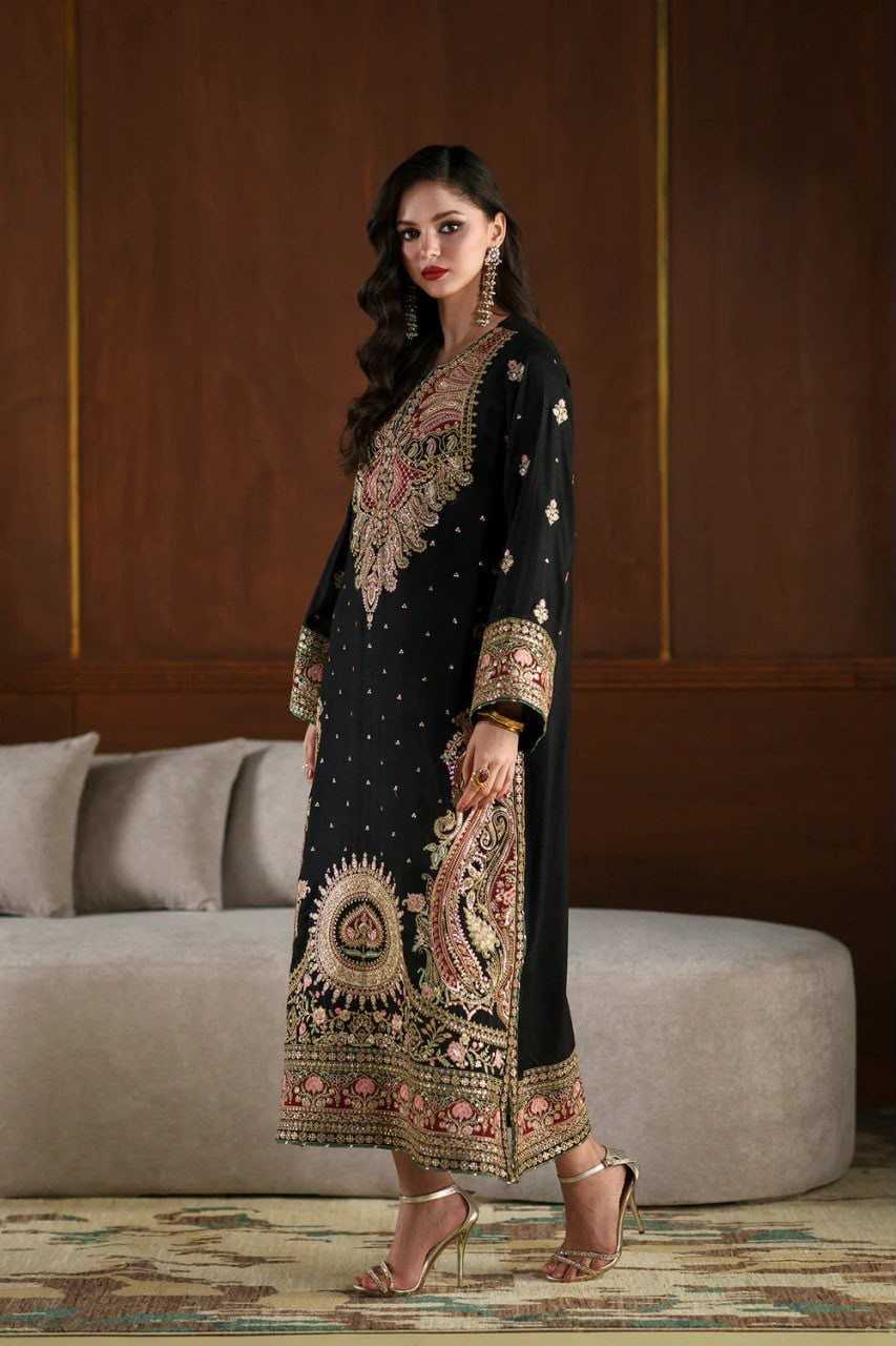 SUITS & DRESSES