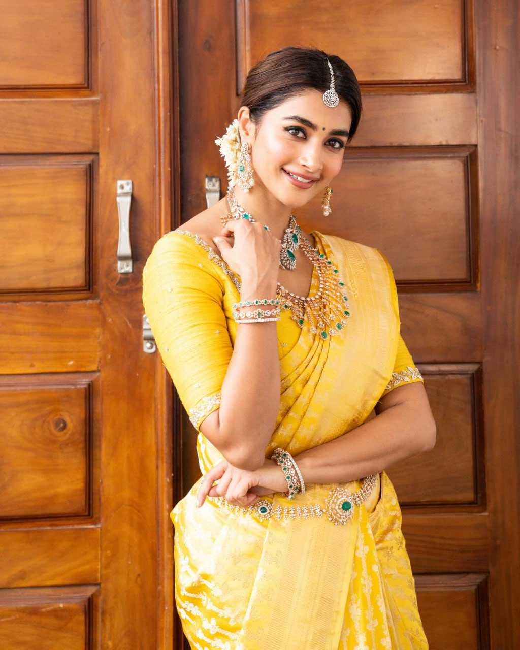 YNF Wholesale Banarasi Soft Silk Banarasi Silk Sarees KESH702 5182 | Surat Manufacturer