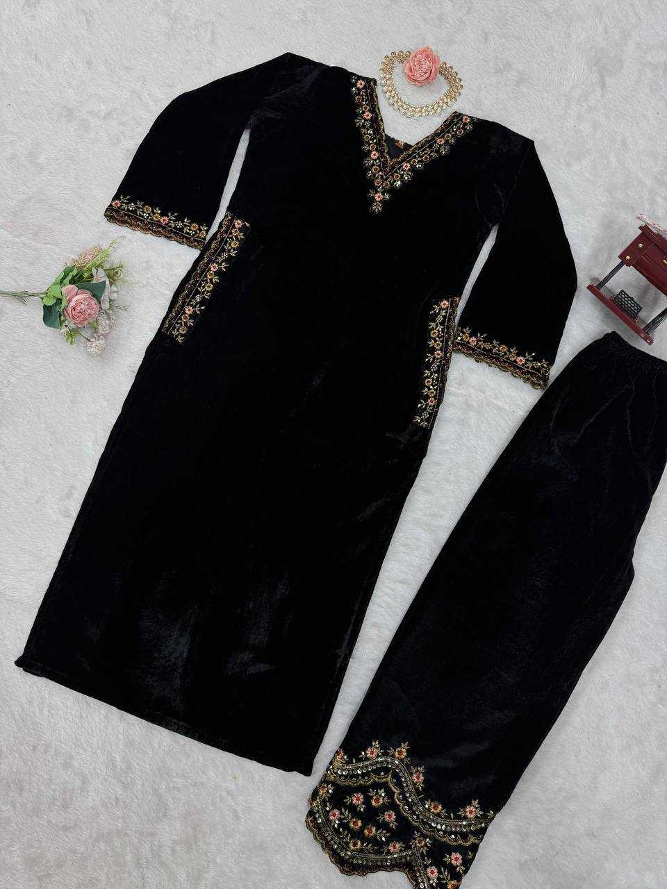 YNF Wholesale Velvet Viscose Velvet Suits RIN162 5810 | Surat Manufacturer