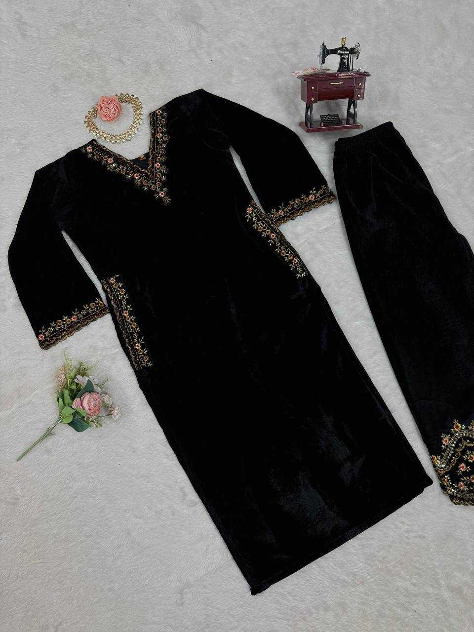 YNF Wholesale Velvet Viscose Velvet Suits RIN162 5810 | Surat Manufacturer