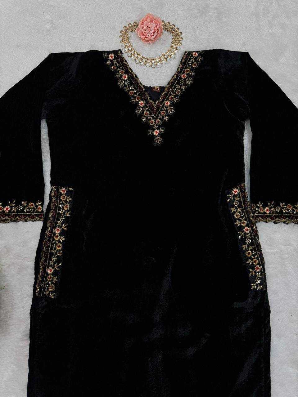 YNF Wholesale Velvet Viscose Velvet Suits RIN162 5810 | Surat Manufacturer