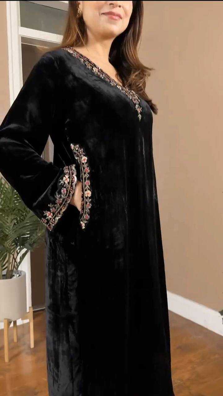 YNF Wholesale Velvet Viscose Velvet Suits RIN162 5810 | Surat Manufacturer