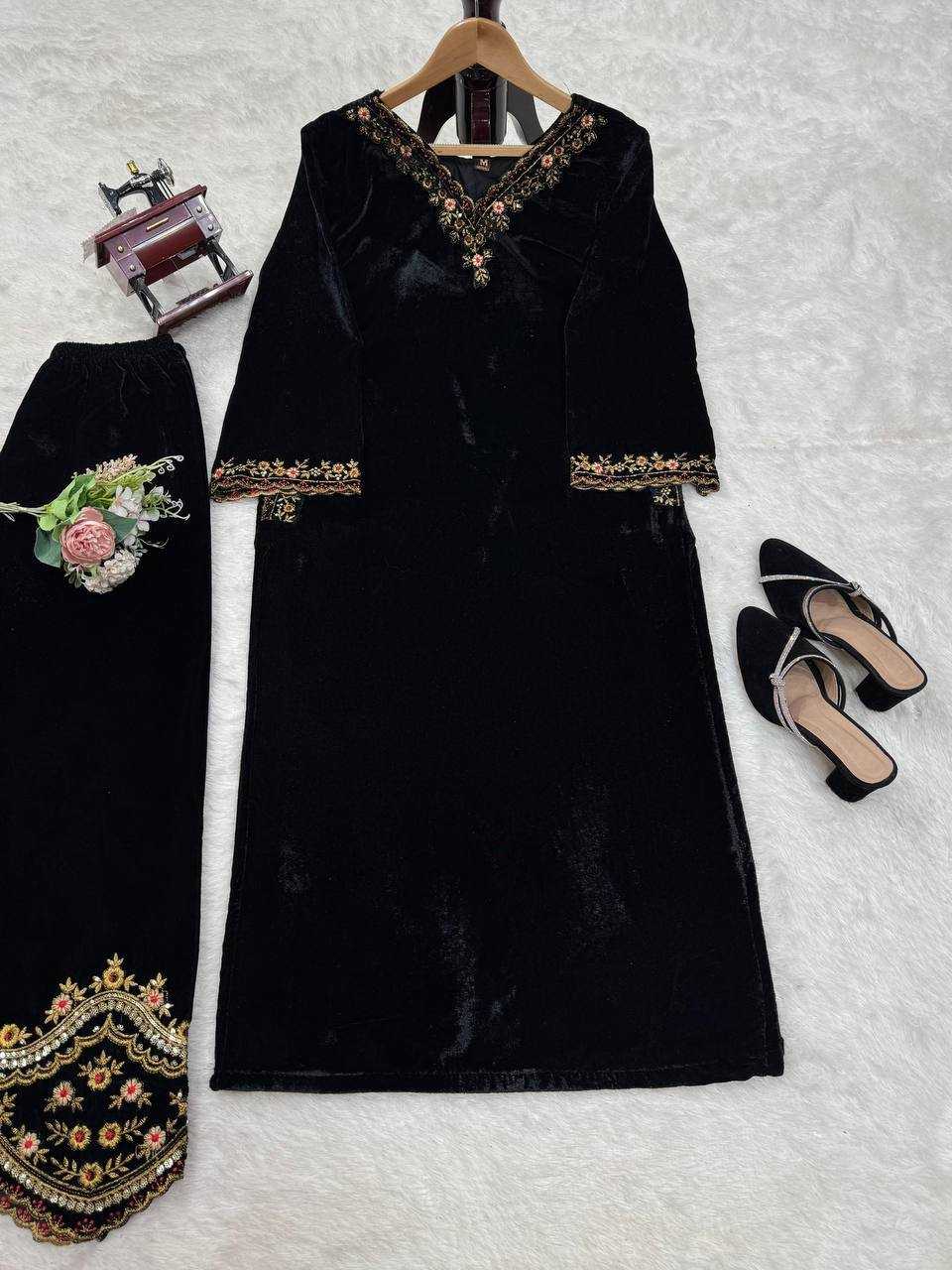 YNF Wholesale Velvet Viscose Velvet Suits RIN162 5810 | Surat Manufacturer