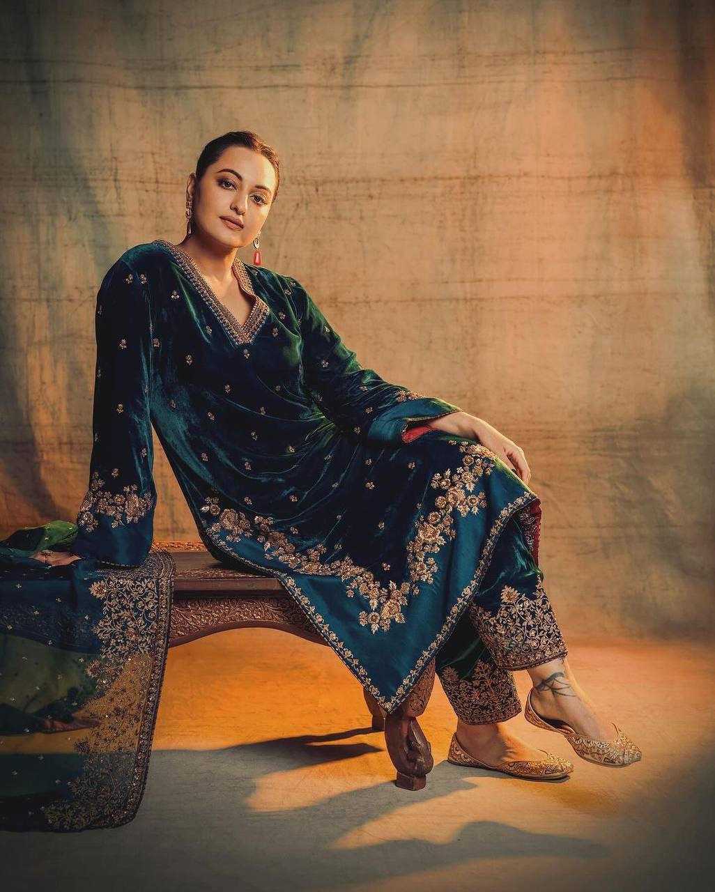 Ynf Velvet  Suits & Dresses Bollywood Collections Wholesale Embroidery Suits Sonakshi Sinha Collections Zari Work Suit Designer Suits Manufacturer - YNF Online