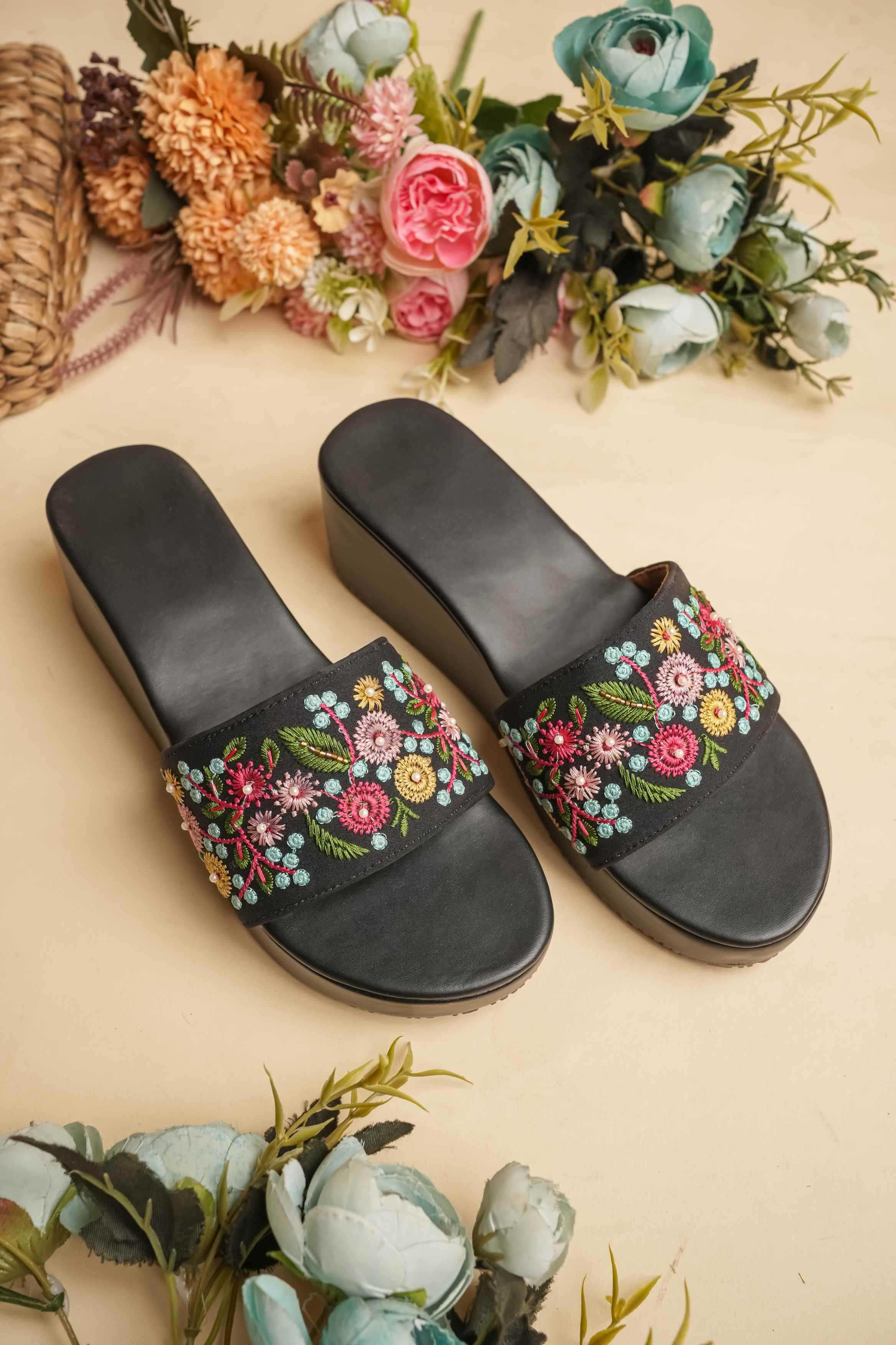 YNF Wholesale Heavy Roman Silk Casual Ethnic Footwear KESH641 YAMNA | Surat Manufacturer
