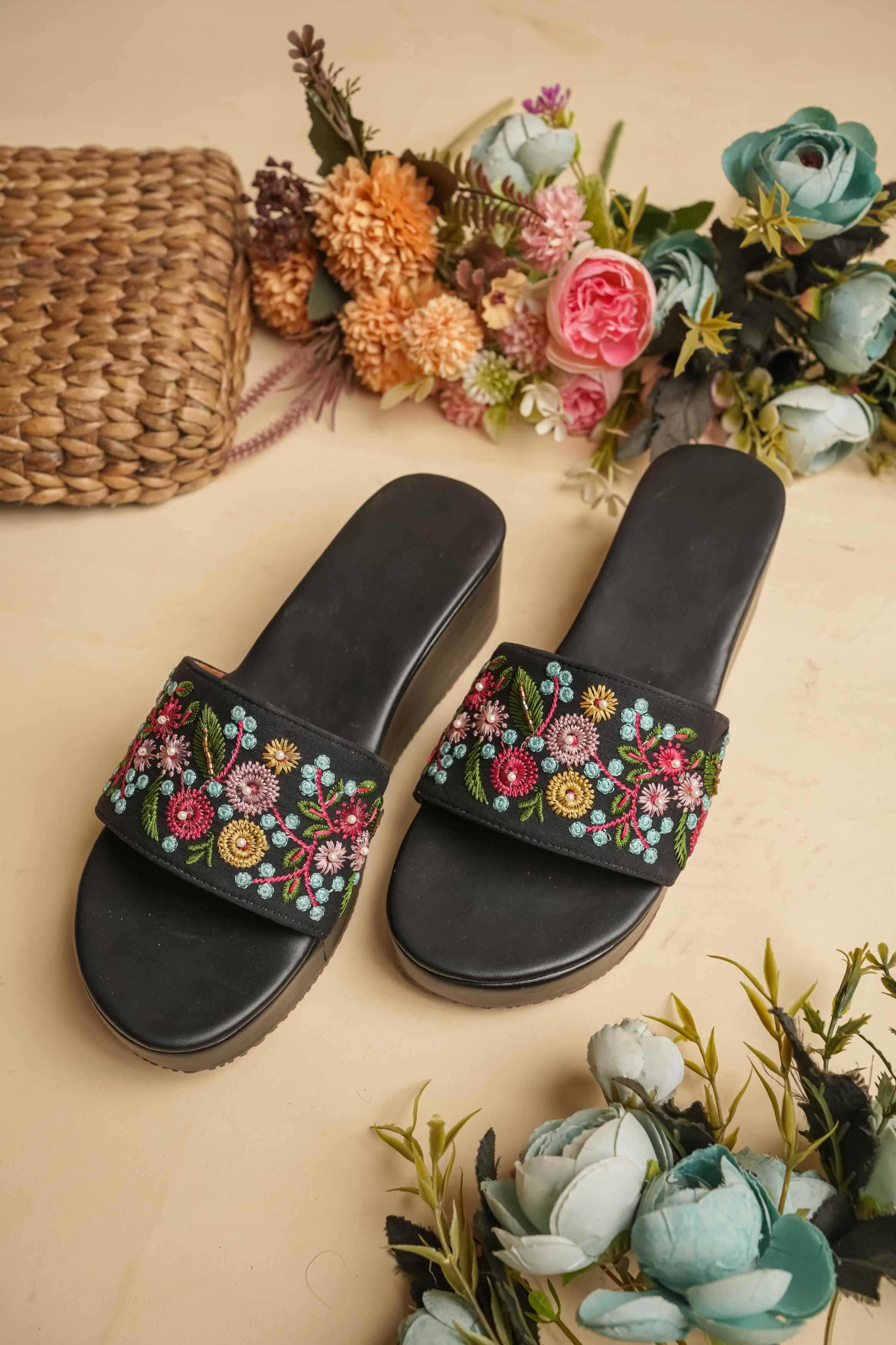 YNF Wholesale Heavy Roman Silk Casual Ethnic Footwear KESH641 YAMNA | Surat Manufacturer