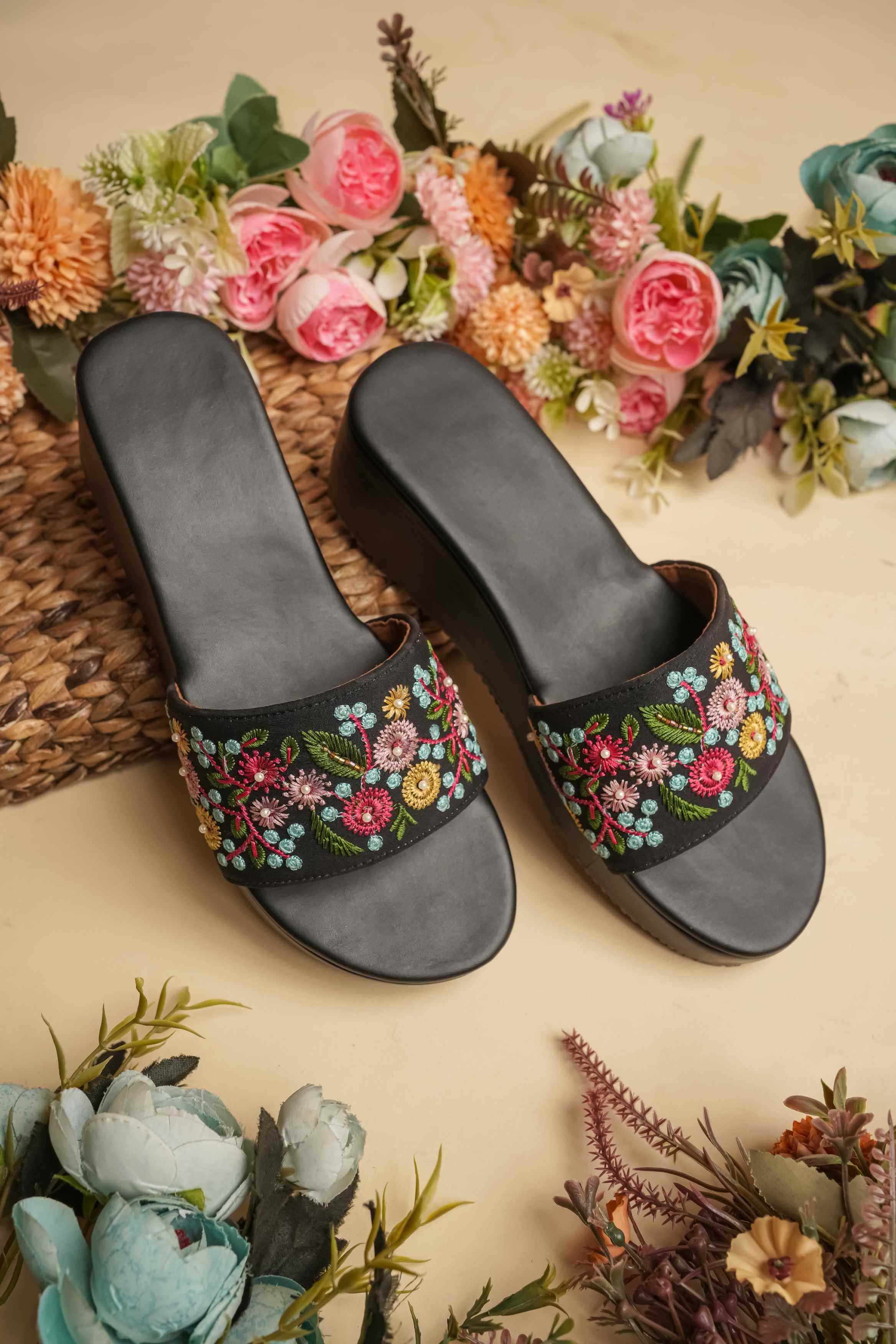 YNF Wholesale Heavy Roman Silk Casual Ethnic Footwear KESH641 YAMNA | Surat Manufacturer