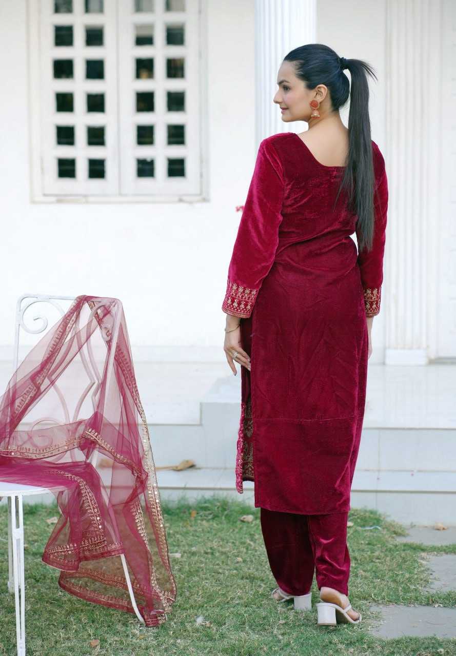 YNF Wholesale Viscose Velvet Suits RIN232 32 | Surat Manufacturer