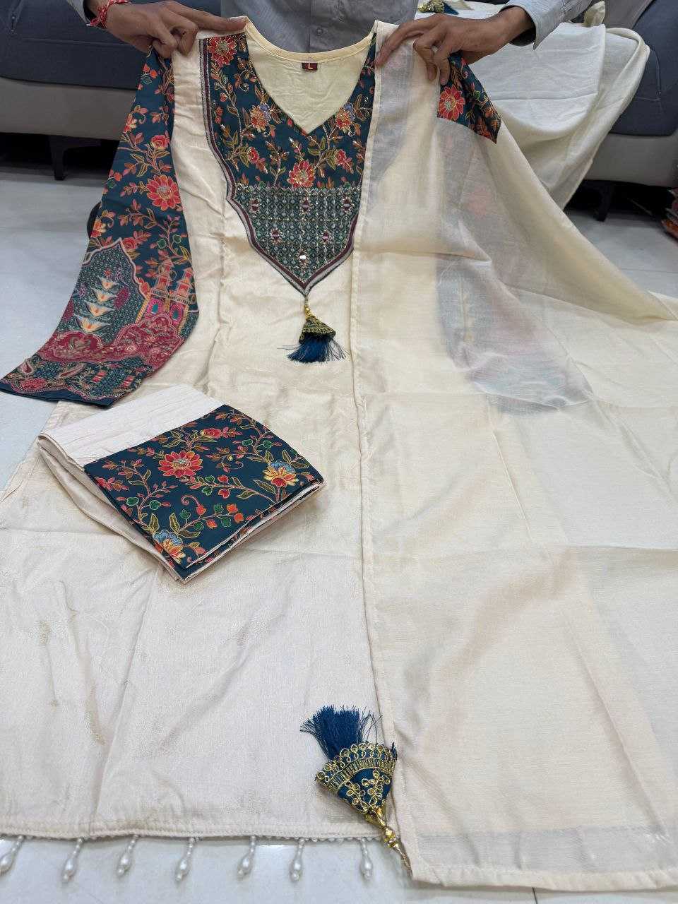 YNF Wholesale Fancy Ladies Suits  | Surat Manufacturer