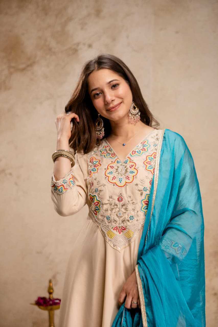 YNF Wholesale Viscose Chanderi Party Wear Kurtis KESH529 AVNTIKA | Surat Manufacturer