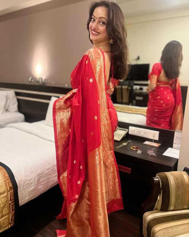 YNF Wholesale Soft Silk Designer Sarees KESH700 Zari | Surat Manufacturer